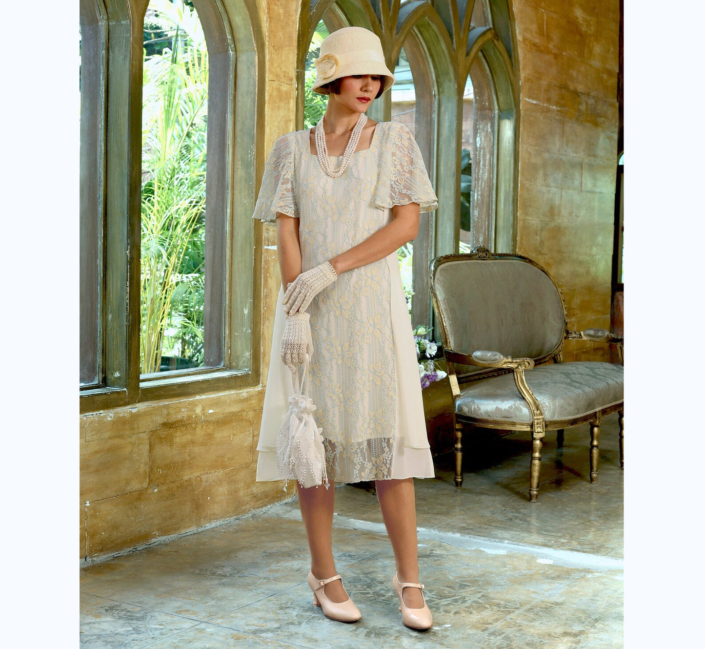 Cream colored cotton 1920s cloche hat with cream lace