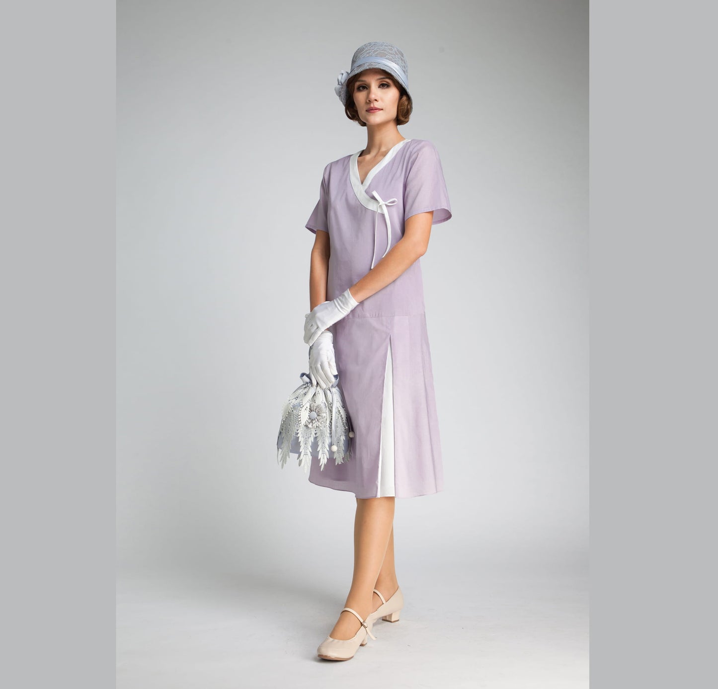 CLEARANCE: Light Purple Cotton 1920s dress with white details and short sleeves